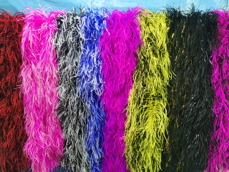 Mixed-color 6-ply ostrich feather boa for stage color comparison