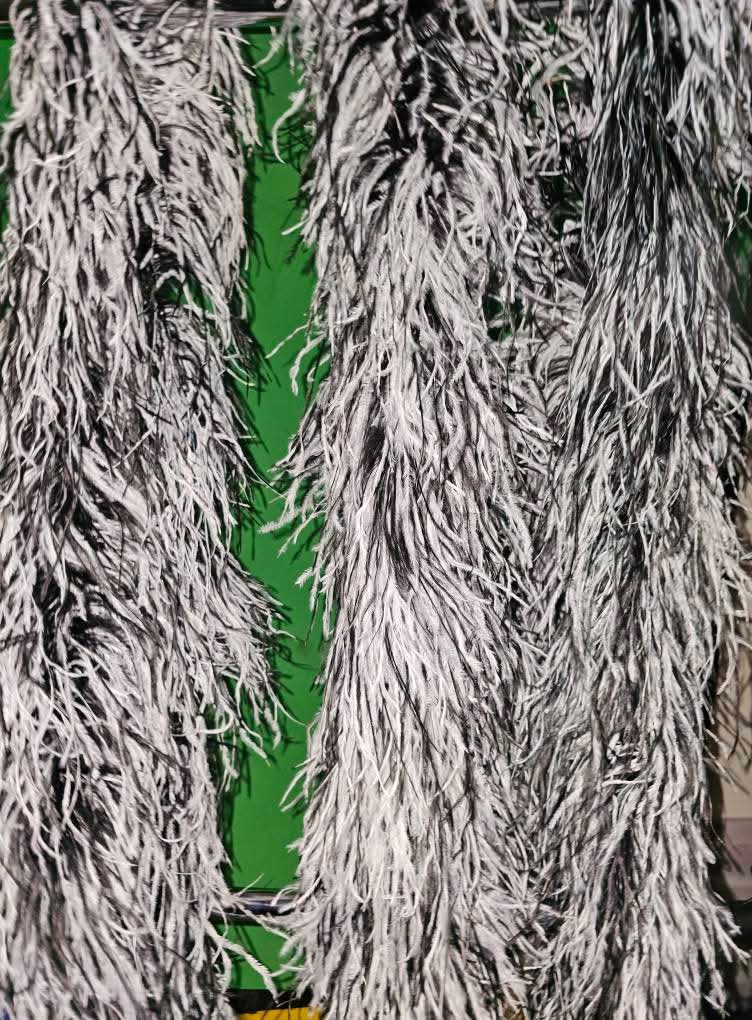Premium ostrich feather boas