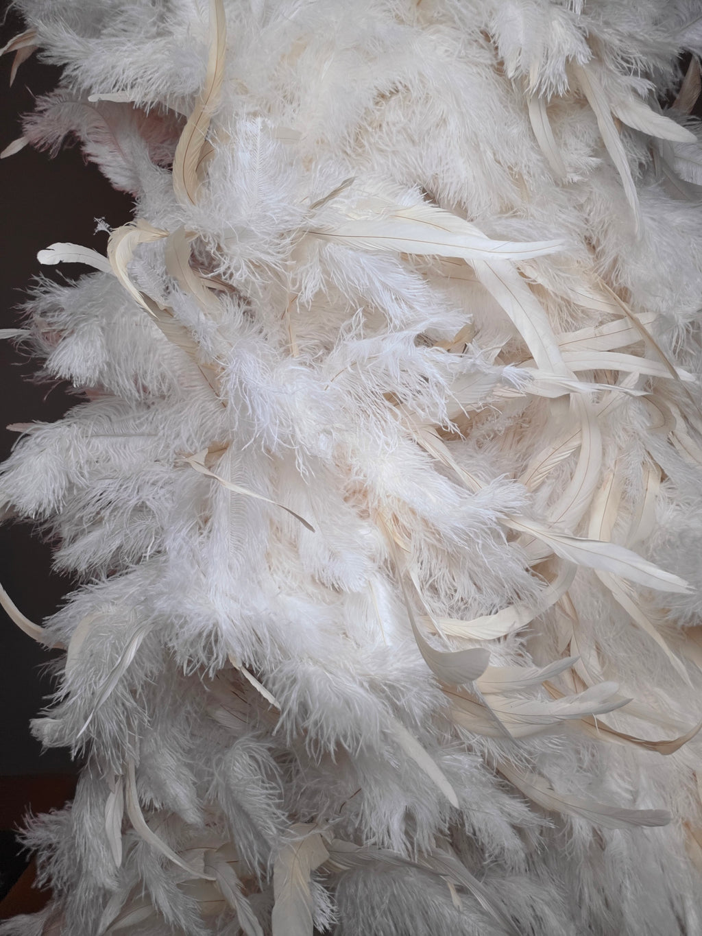 White extra-long ostrich and coque feather boa for stage performance